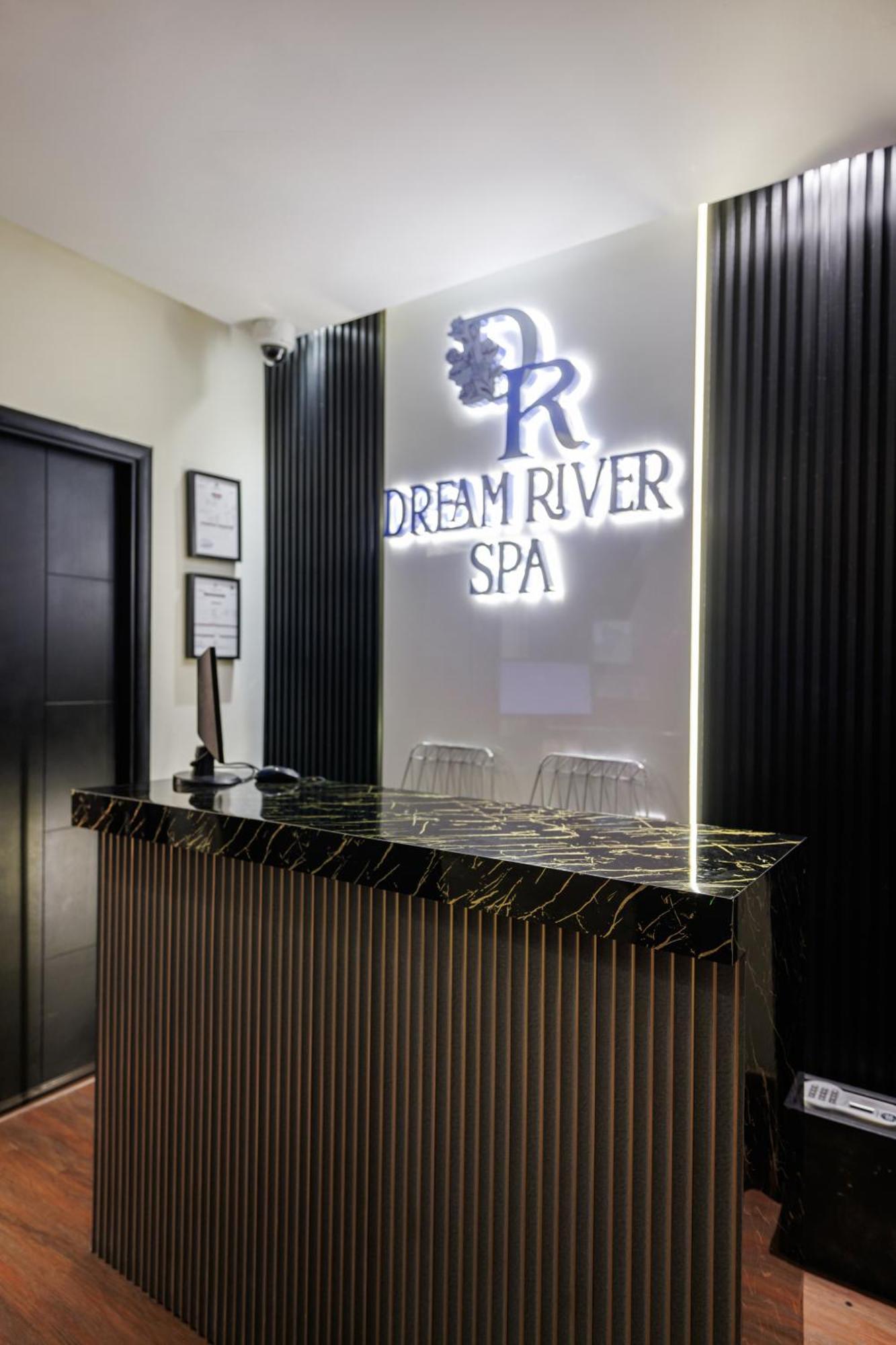 The Royal Riviera Hotel Doha Exterior foto